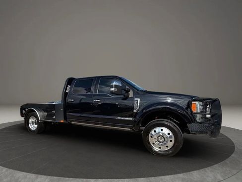 Used 2017 Ford F450 Platinum w/ Platinum Ultimate Package AWD/4WD image 7