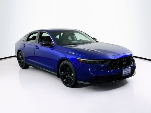 Used 2023 Honda Accord Sport image 3