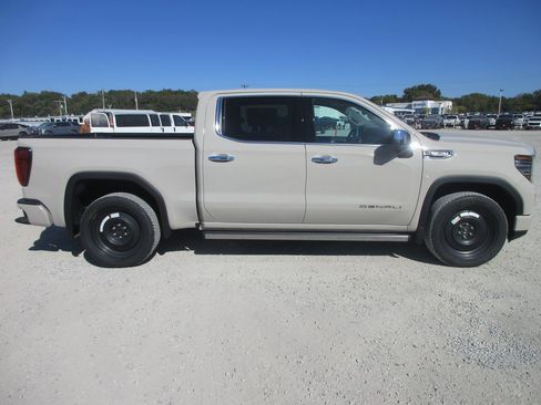 New 2026 GMC Sierra 1500 Denali image 3