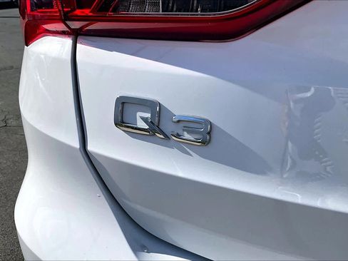 Used 2020 Audi Q3 2.0T Premium w/ Convenience Package image 9