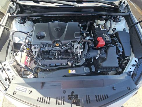 Used 2018 Toyota Camry SE w/ Convenience Package FWD image 7