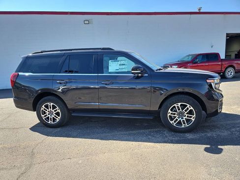 New 2025 Ford Expedition Active image 14