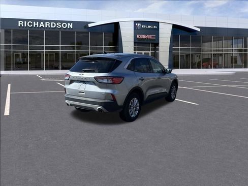 Used 2022 Ford Escape SE w/ Cold Weather Package image 5
