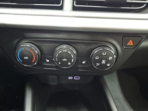 Used 2024 Chevrolet Trax RS w/ Driver Confidence Package image 23