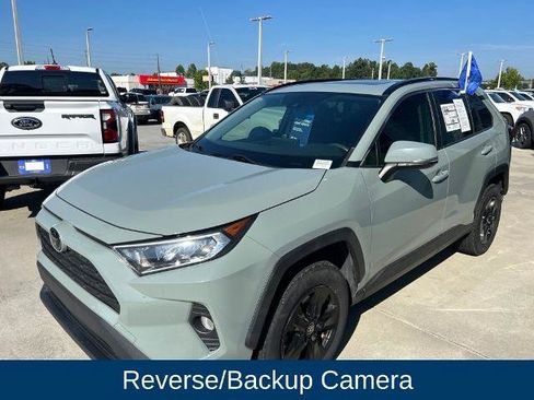 Used 2021 Toyota RAV4 XLE w/ Convenience Package FWD image 4