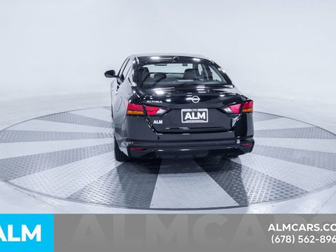 Used 2025 Nissan Altima 2.5 SV FWD image 8