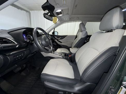 Used 2024 Subaru Forester Premium AWD/4WD image 11