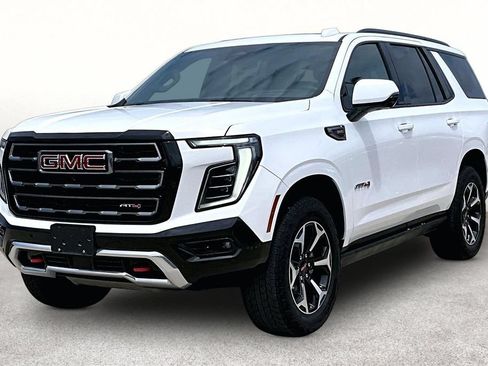 Used 2025 GMC Yukon AT4 w/ AT4 Premium Package AWD/4WD image 5
