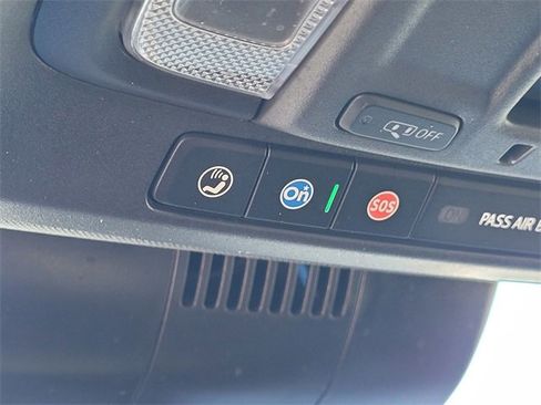 Used 2024 Chevrolet Silverado 2500 ZR2 w/ Technology Package image 25