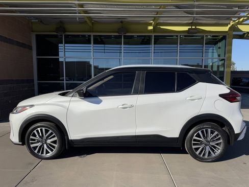 Used 2021 Nissan Kicks SV image 7