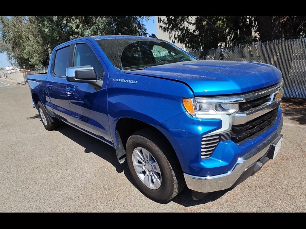 Used 2023 Chevrolet Silverado 1500 LT RWD image 2