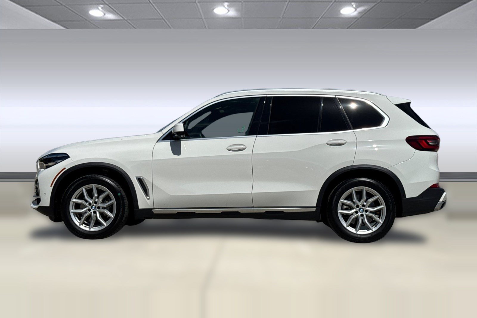 Used 2021 BMW X5 xDrive40i w/ Convenience Package AWD/4WD image 2