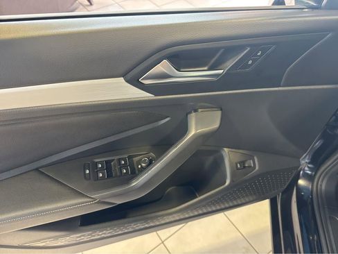 Used 2025 Volkswagen Jetta Sport FWD image 16