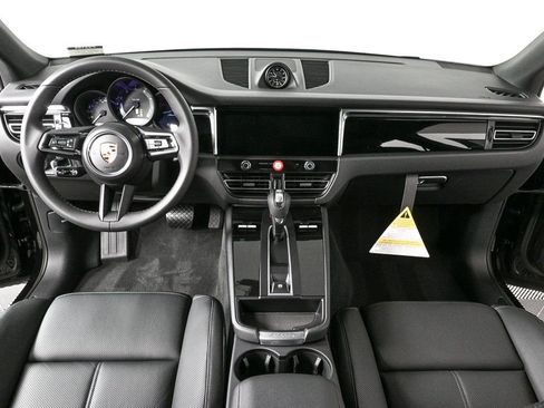 Certified 2026 Porsche Macan image 19