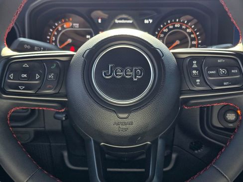 Used 2024 Jeep Wrangler Unlimited Rubicon image 28