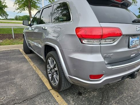Used 2018 Jeep Grand Cherokee Overland AWD/4WD image 4