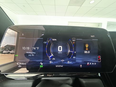 Used 2024 Chevrolet Silverado EV RST AWD/4WD image 15
