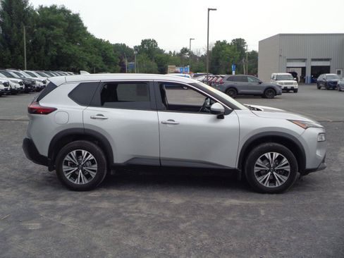 Used 2022 Nissan Rogue SV AWD/4WD image 4