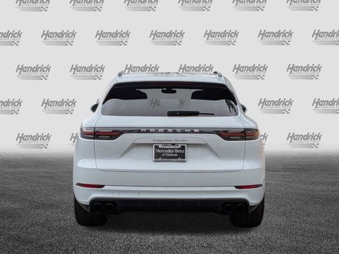 Used 2021 Porsche Cayenne Turbo image 9