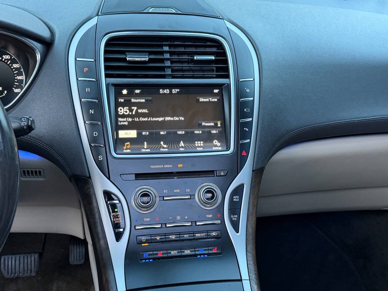 Used 2016 Lincoln MKX Reserve w/ Technology Package FWD image 15
