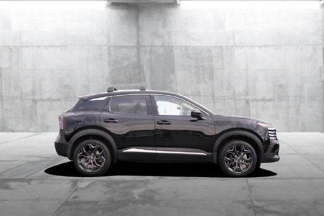 Certified 2026 Nissan Kicks SR w/ SR Premium Package AWD/4WD image 5
