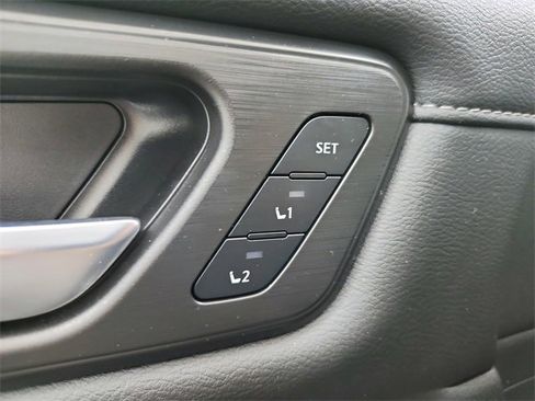 Used 2025 Nissan Armada Platinum Reserve image 21