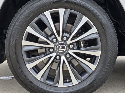 Used 2023 Lexus LX 600 4WD w/ Interior Upgrade Package image 19