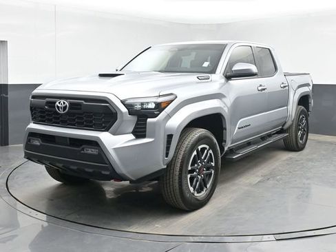 Used 2025 Toyota Tacoma TRD Sport w/ TRD Sport Upgrade Package AWD/4WD image 10