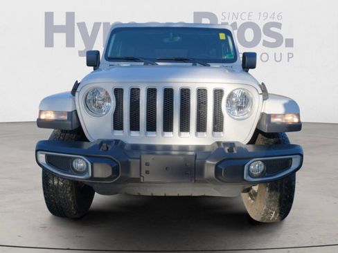 Used 2020 Jeep Wrangler Unlimited Sahara image 8