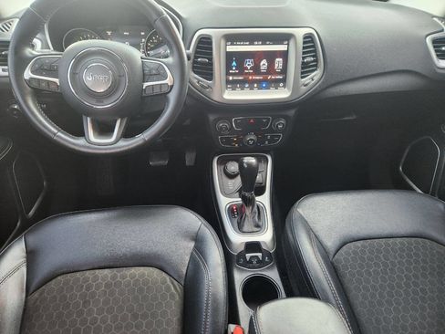 Used 2019 Jeep Compass Latitude w/ Popular Equipment Group AWD/4WD image 15