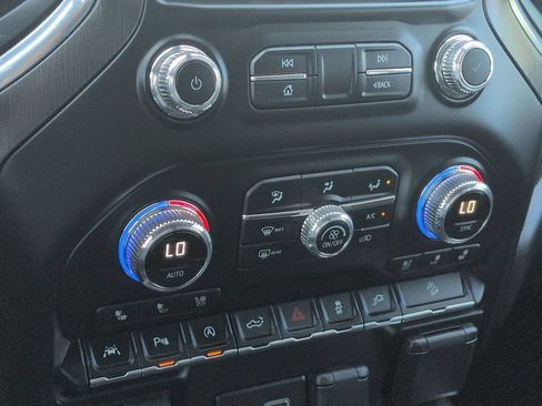 Used 2020 GMC Sierra 1500 AT4 w/ AT4 Premium Package AWD/4WD image 22