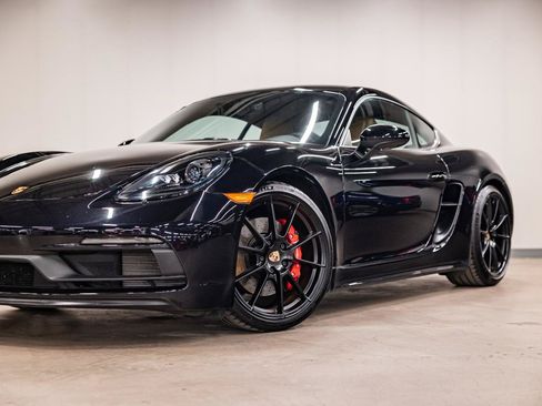 Used 2024 Porsche 718 Cayman GTS RWD image 19