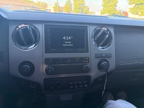 Used 2016 Ford F250 XLT w/ XLT Premium Package AWD/4WD image 11