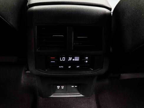 Used 2021 Volkswagen Atlas SE FWD image 22