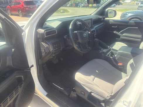 Used 2025 Toyota Tacoma SR5 AWD/4WD image 6