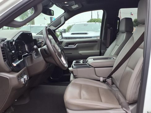 Used 2025 GMC Sierra 1500 SLT AWD/4WD image 17