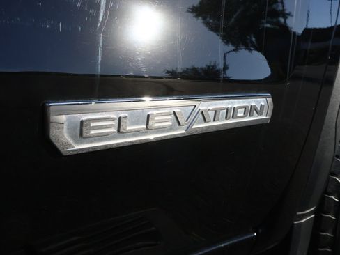 Used 2024 GMC Sierra 1500 Elevation image 24