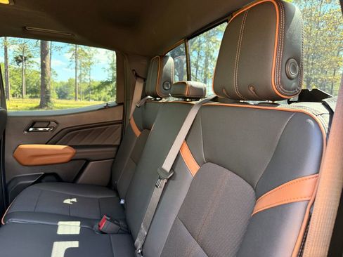 Used 2023 GMC Canyon AT4 w/ Technology Package AWD/4WD image 27
