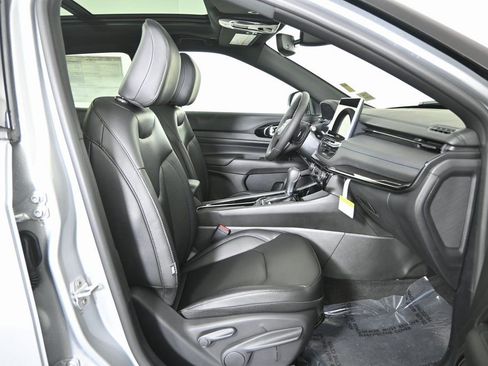 New 2026 Jeep Compass Limited w/ Sun, Sound & Navigation Group image 13