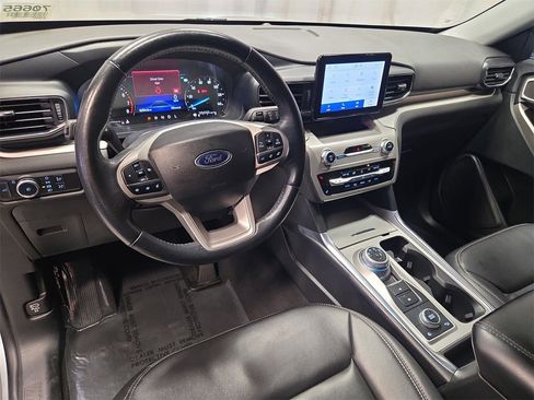 Used 2023 Ford Explorer XLT w/ Equipment Group 202A image 16