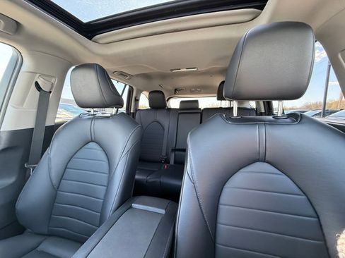 Used 2023 Toyota Highlander XLE AWD/4WD image 26