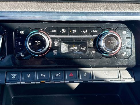 Used 2025 GMC Sierra 2500 Denali w/ Denali Reserve Package image 17