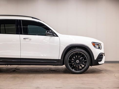 Used 2020 Mercedes-Benz GLB 250 4MATIC image 40