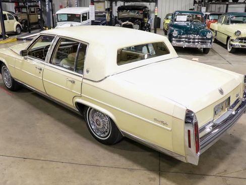 Used 1986 Cadillac Brougham Brougham image 16