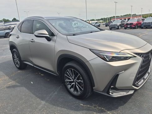 Used 2024 Lexus NX 250 FWD w/ Towing Package (2000 Lbs) image 2