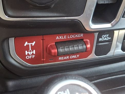Used 2026 Jeep Gladiator Mojave AWD/4WD image 26