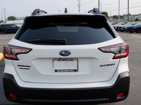 Used 2025 Subaru Outback Onyx Edition AWD/4WD image 6