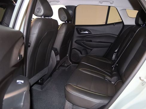 Used 2025 Chevrolet Trax ACTIV w/ Sunroof Package FWD image 55