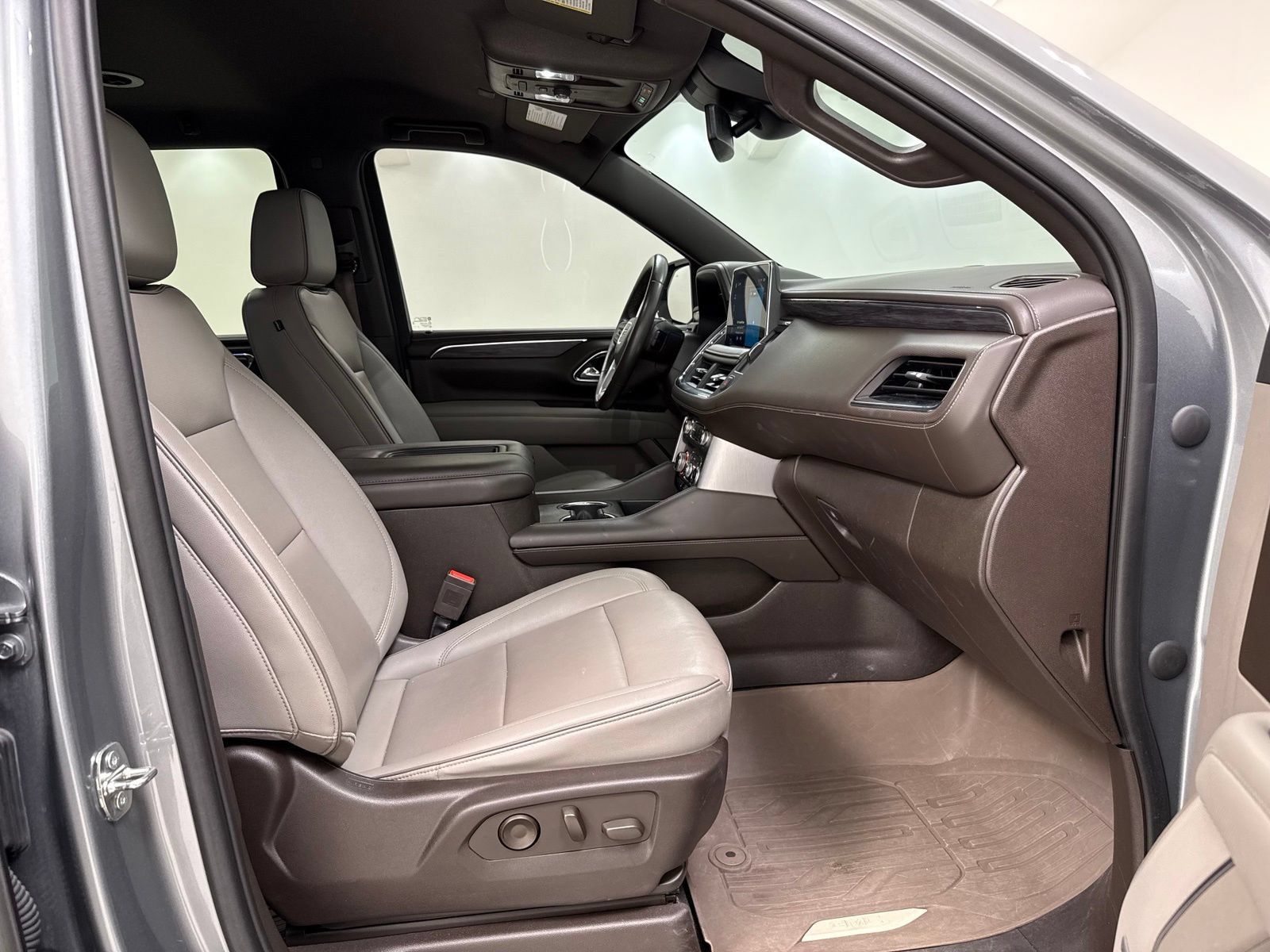 Used 2023 GMC Yukon SLT RWD image 34