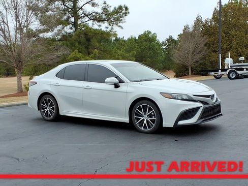 Used 2023 Toyota Camry SE w/ Convenience Package image 1